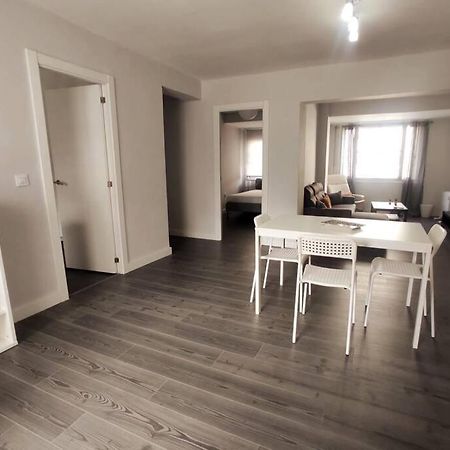 Espacioso Piso Con Garaje Cerca Del Centro De Vigo Exterior foto